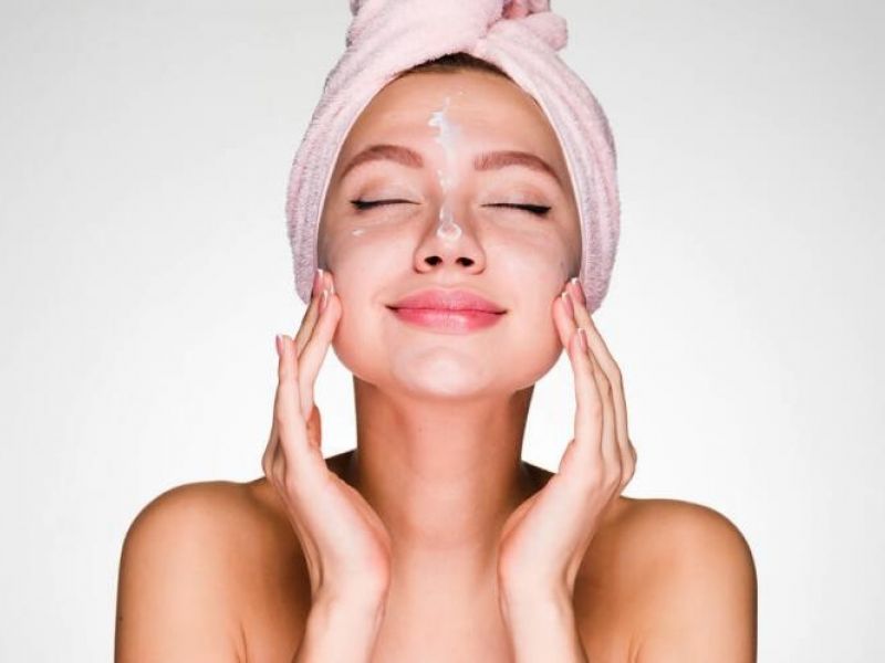 Cómo limpiar la cara correctamente: la técnica perfecta para tu